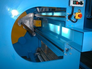 automatic turret winder, coreless for PE foam - Width : 1500 mm - Diameter : 600 mm - Speed : 100m/min