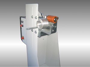 Selvedges extractor for slitter rewinder